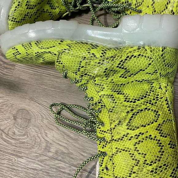 Lime green combat rain boots - Picture 2 of 7